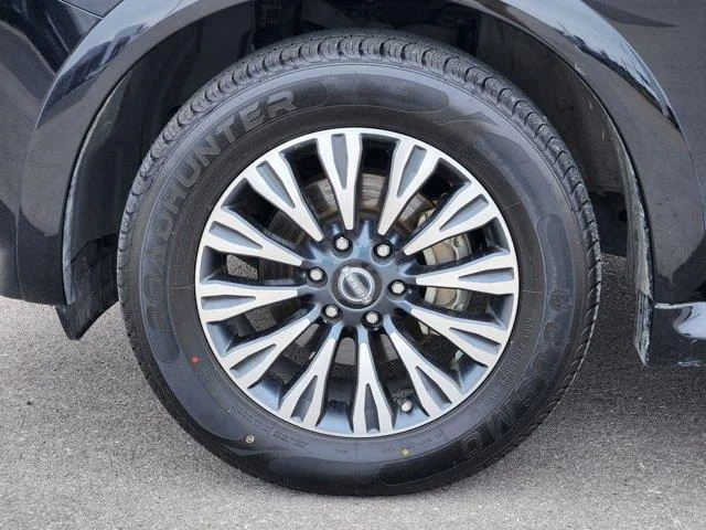 Used 2023 Super Black Nissan SL 4x2 image 9