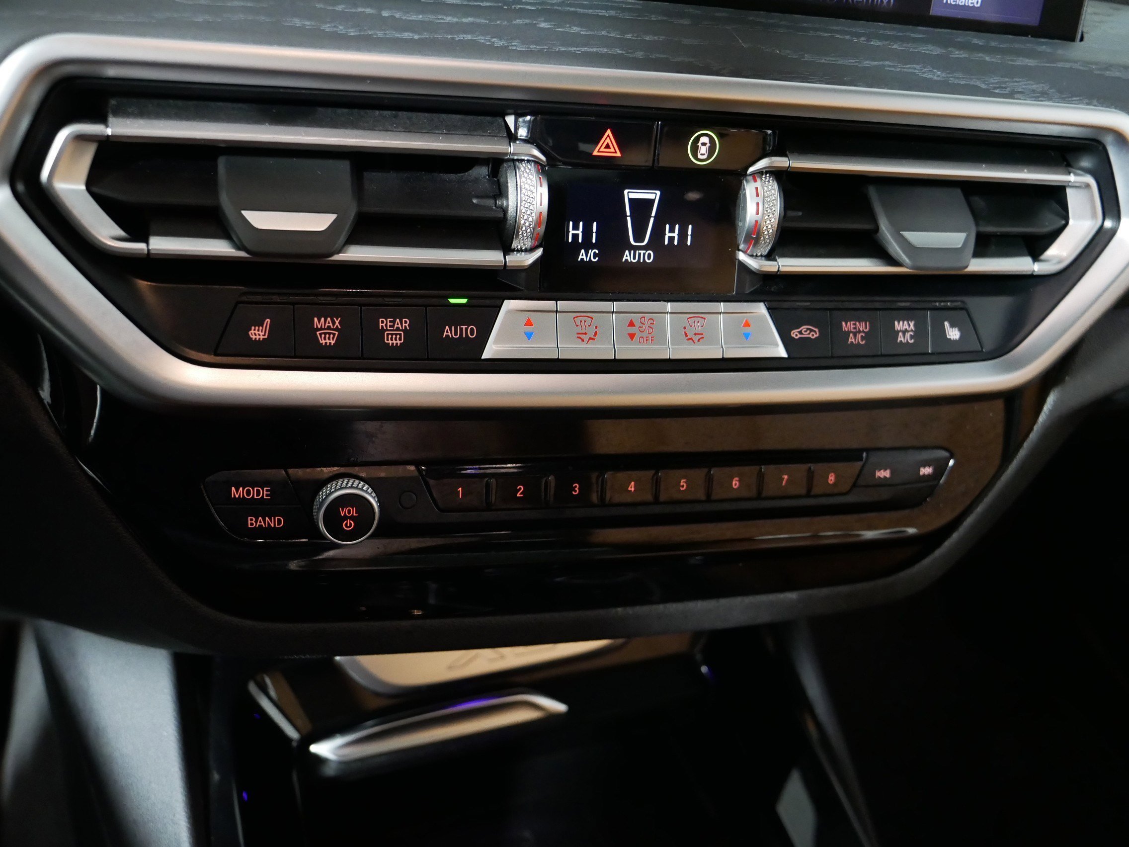 Used 2024 Skyscraper Grey Metallic BMW xDrive30i image 23