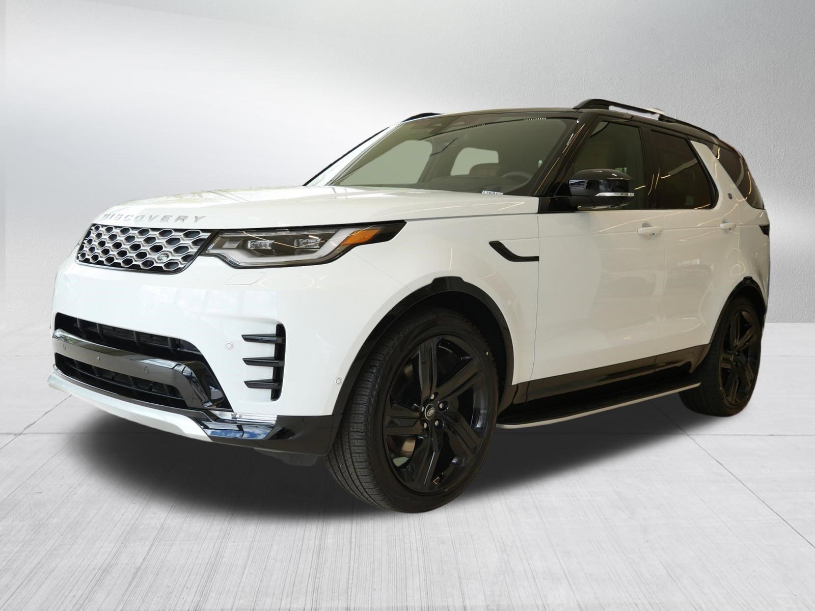 2026 Land Rover Discovery P360 Gemini Edition's photo