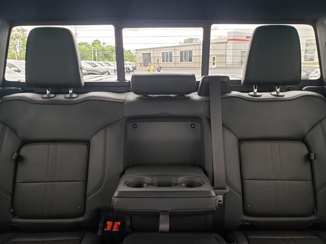 Used 2022 Black Chevrolet High Country image 14