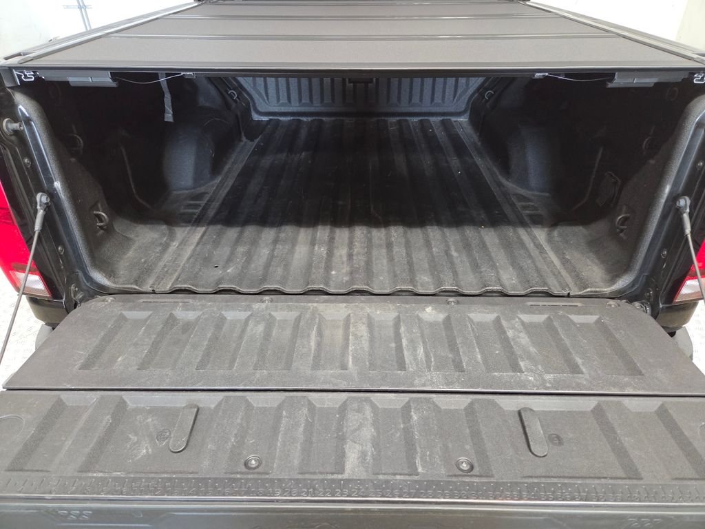 Used 2023 Black Chevrolet Z71 image 21