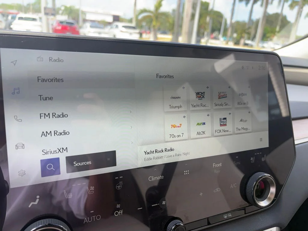 Certified Used 2024 EMINENT WHITE PEARL Lexus 350 Premium image 3