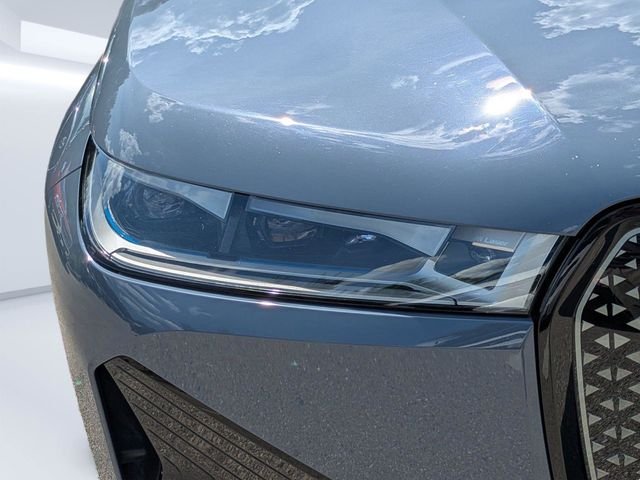 Used 2023 Gray BMW M60 image 10