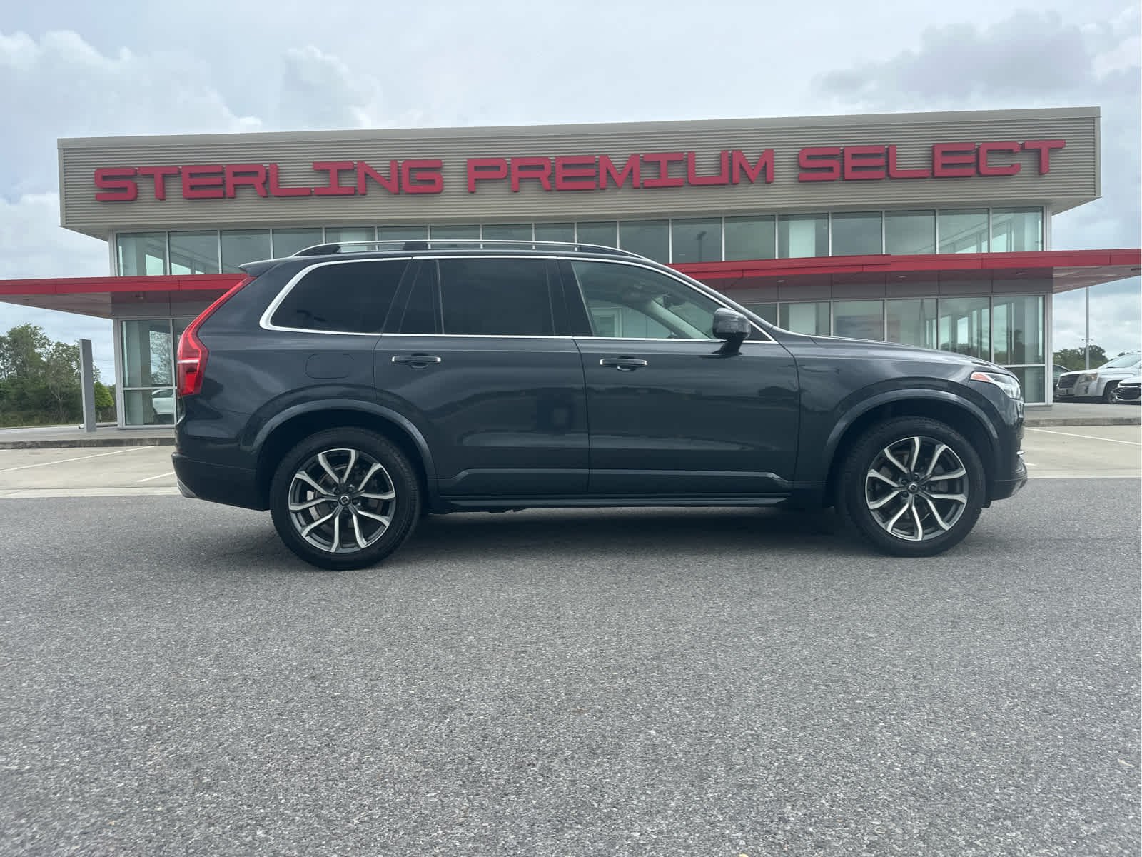 2017 Volvo XC90 Momentum