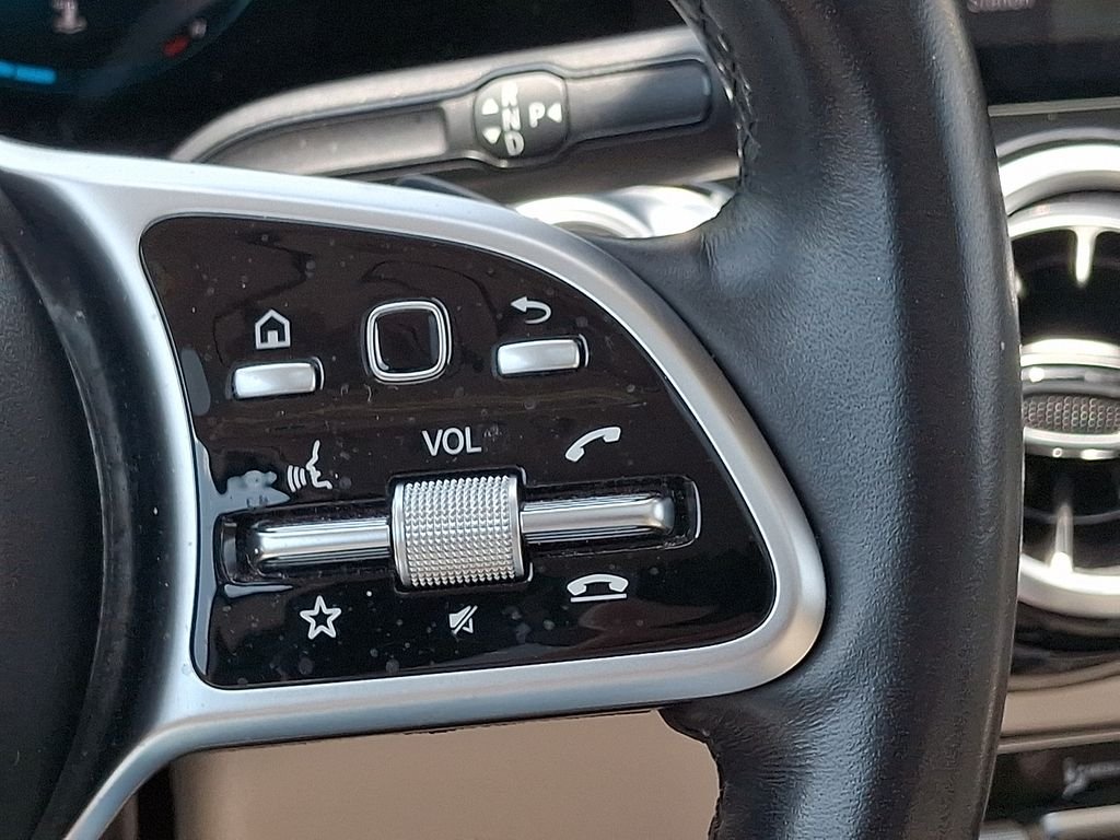 Certified Used 2022  Mercedes-Benz GLB 250 image 22