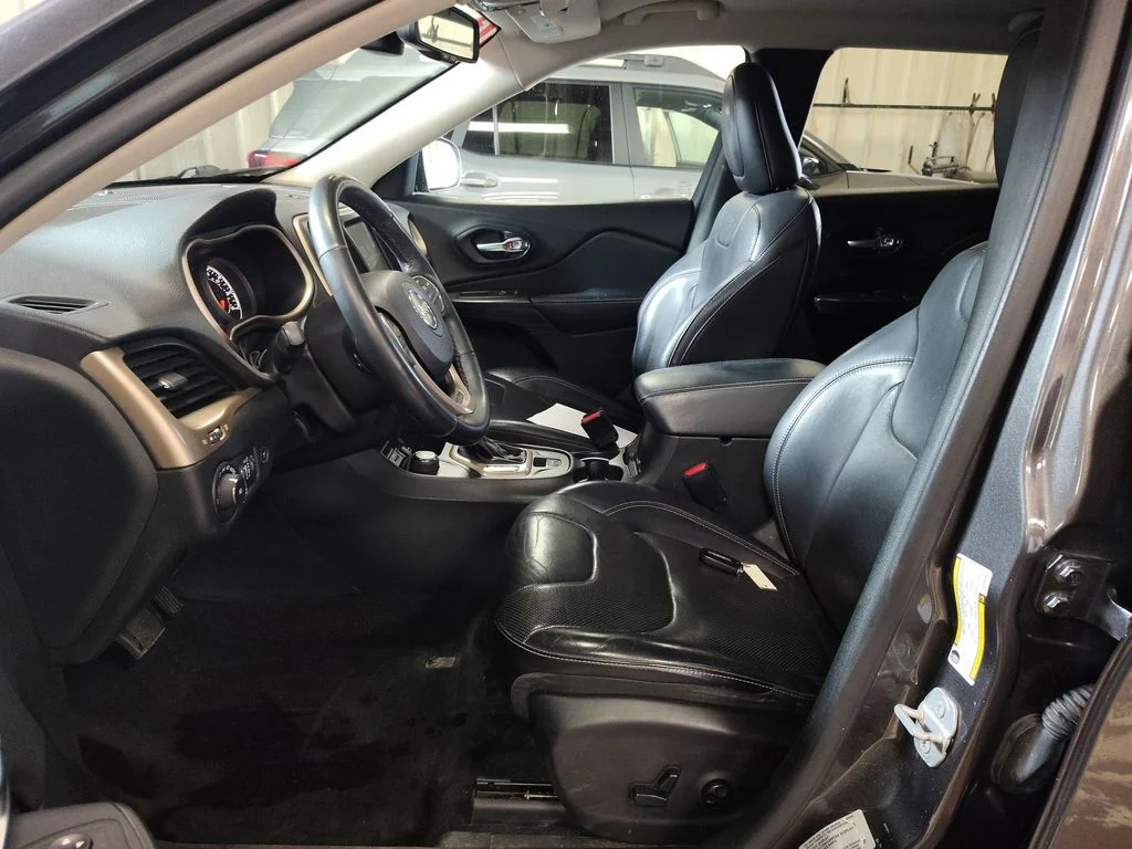 Used 2015 Gray Jeep Limited image 14