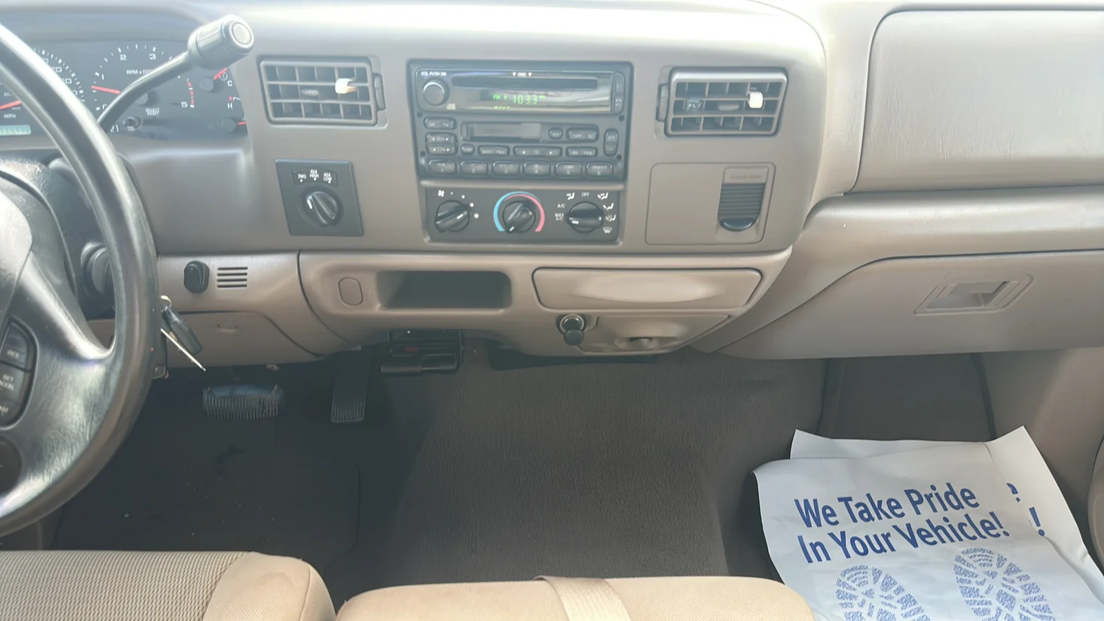 Used 2004 White Ford Lariat image 12