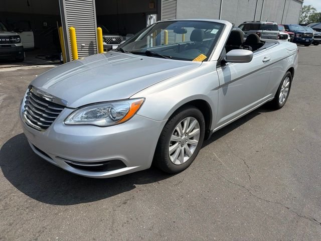 Used 2011 Silver Chrysler Touring image 3