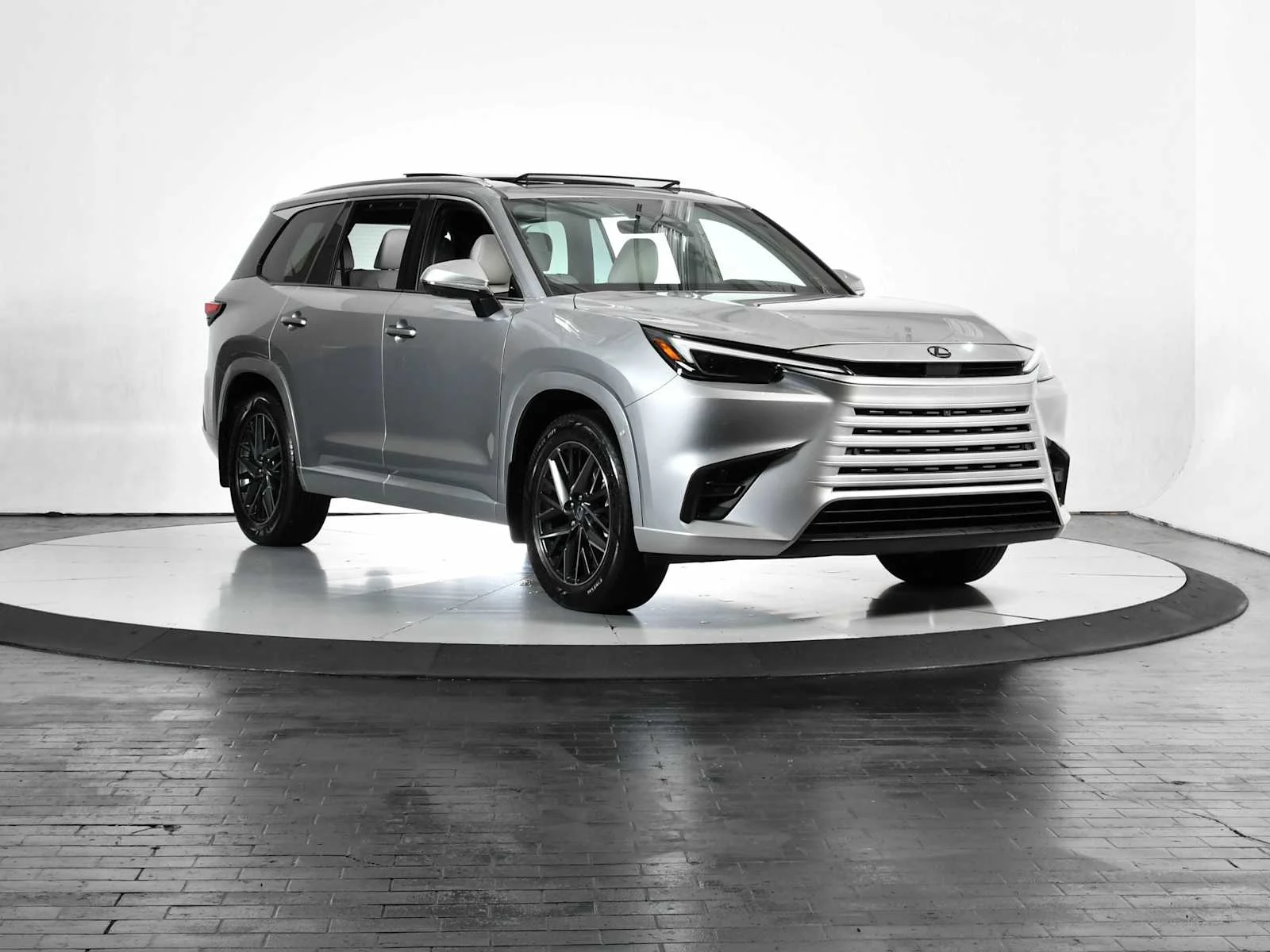 Certified Used 2026 CELESTIAL SILVER Lexus Premium image 7