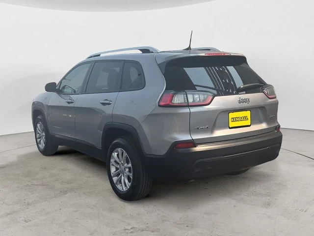 Used 2020 Silver Jeep Latitude image 6