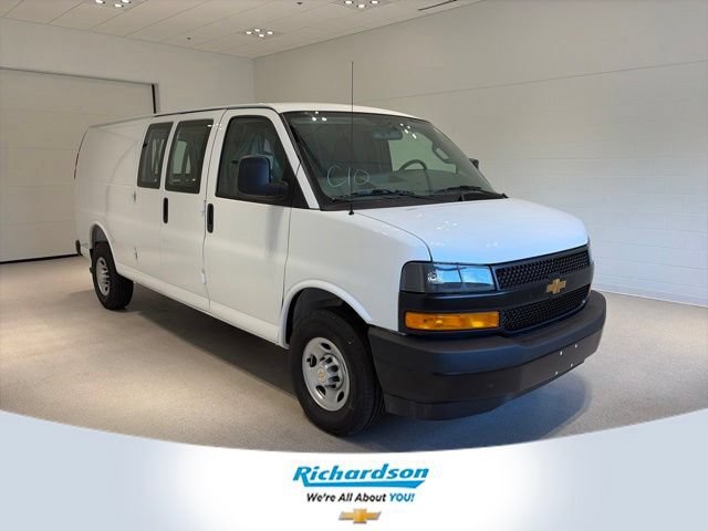 2026 Chevrolet Express 2500 Extended Work Van HD's photo