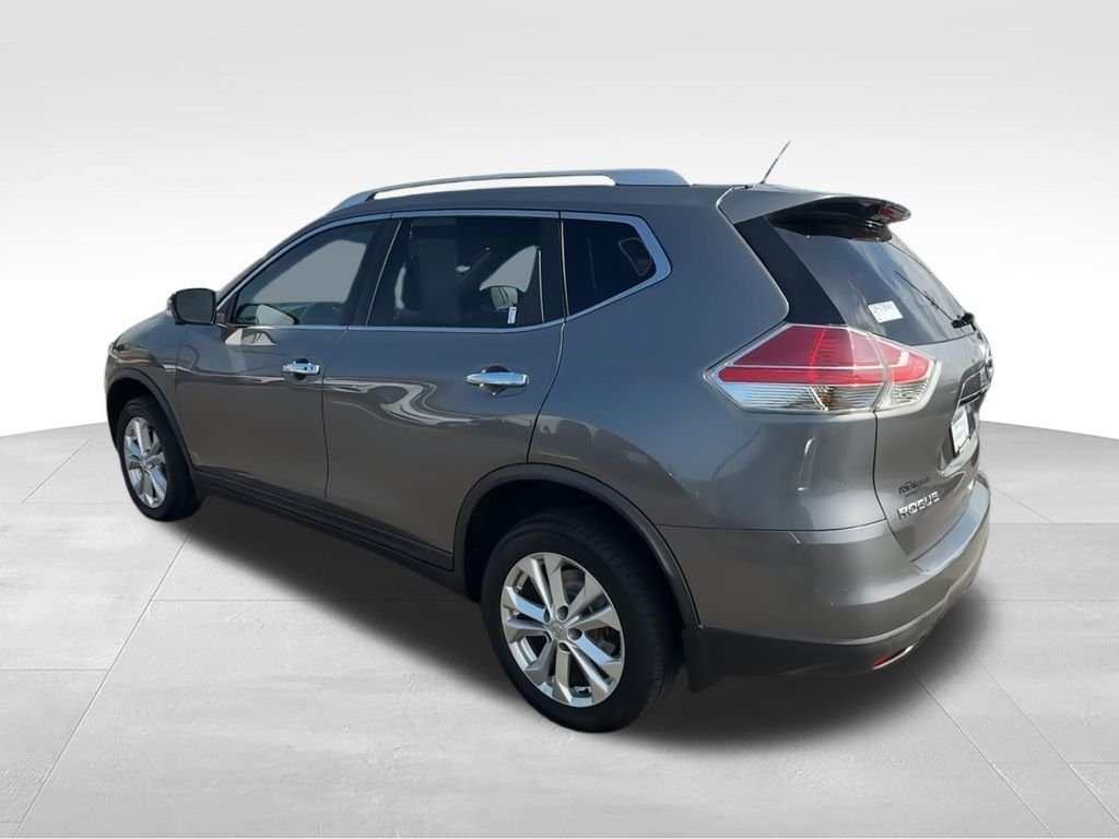 Used 2016 Gray Nissan SV image 6
