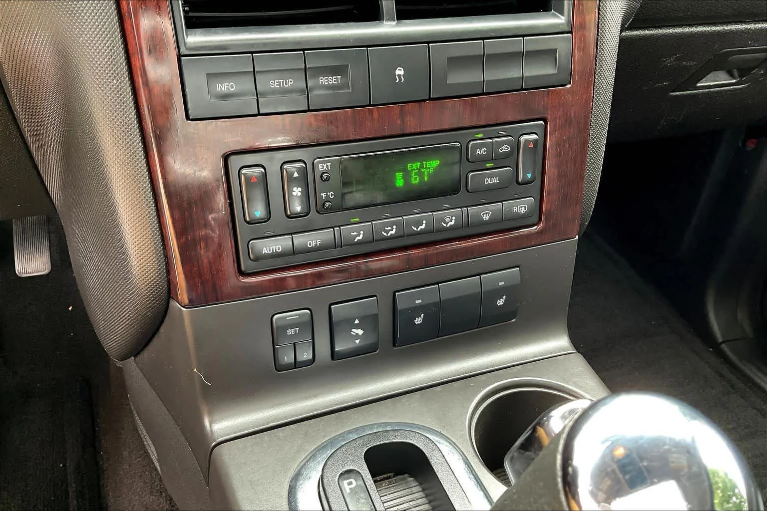 Used 2009 Black Ford Limited image 30