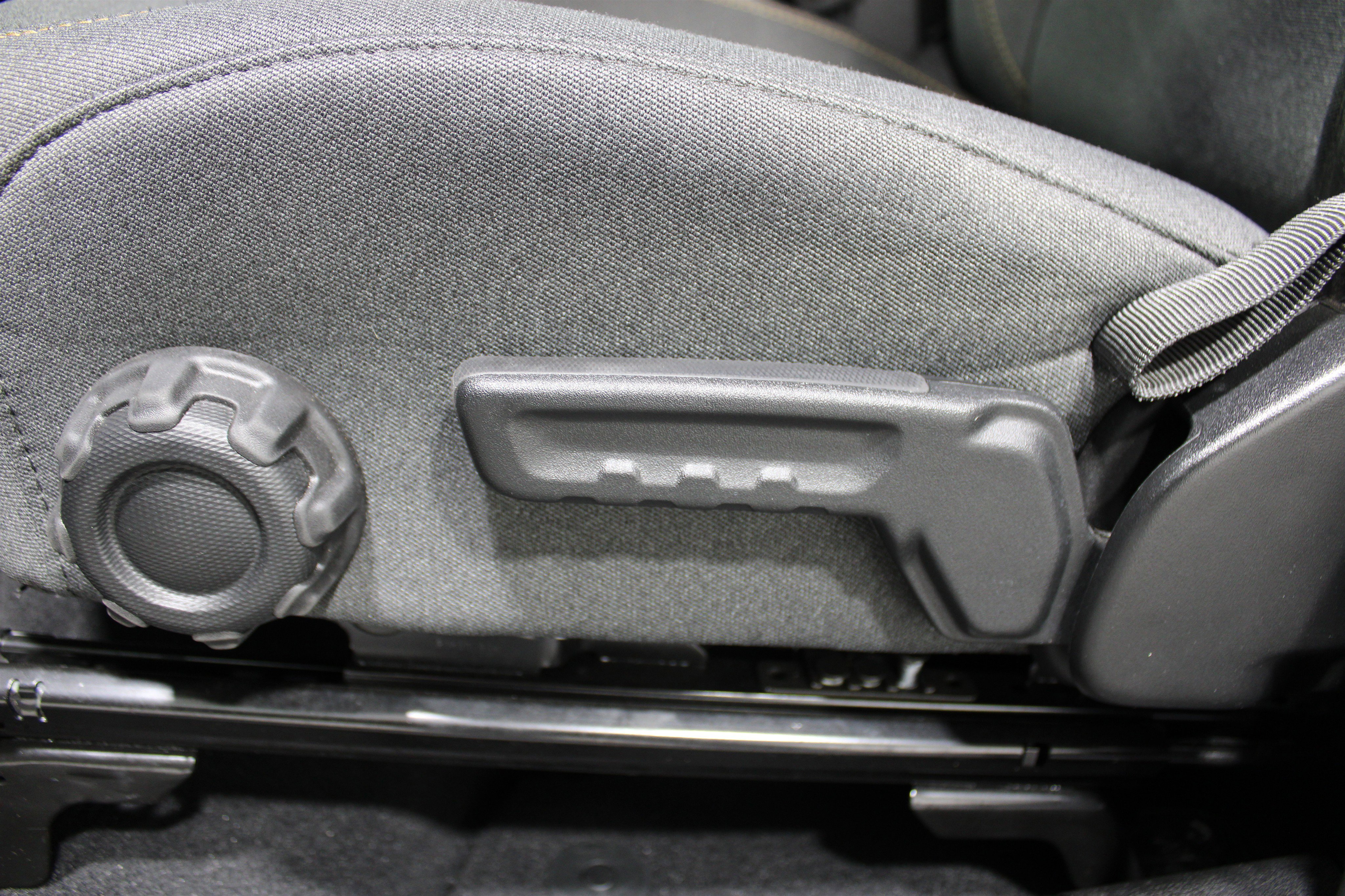 Used 2025 Black Clearcoat Jeep Sahara image 5