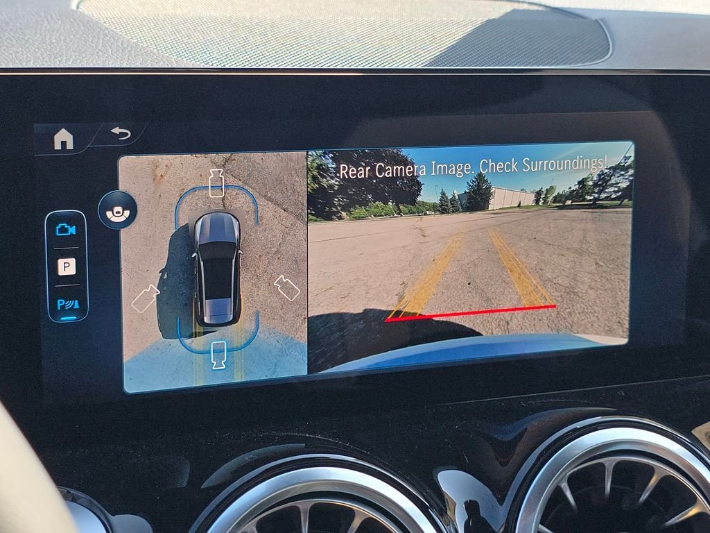 New 2026 Polar White Mercedes-Benz GLB 250 image 29