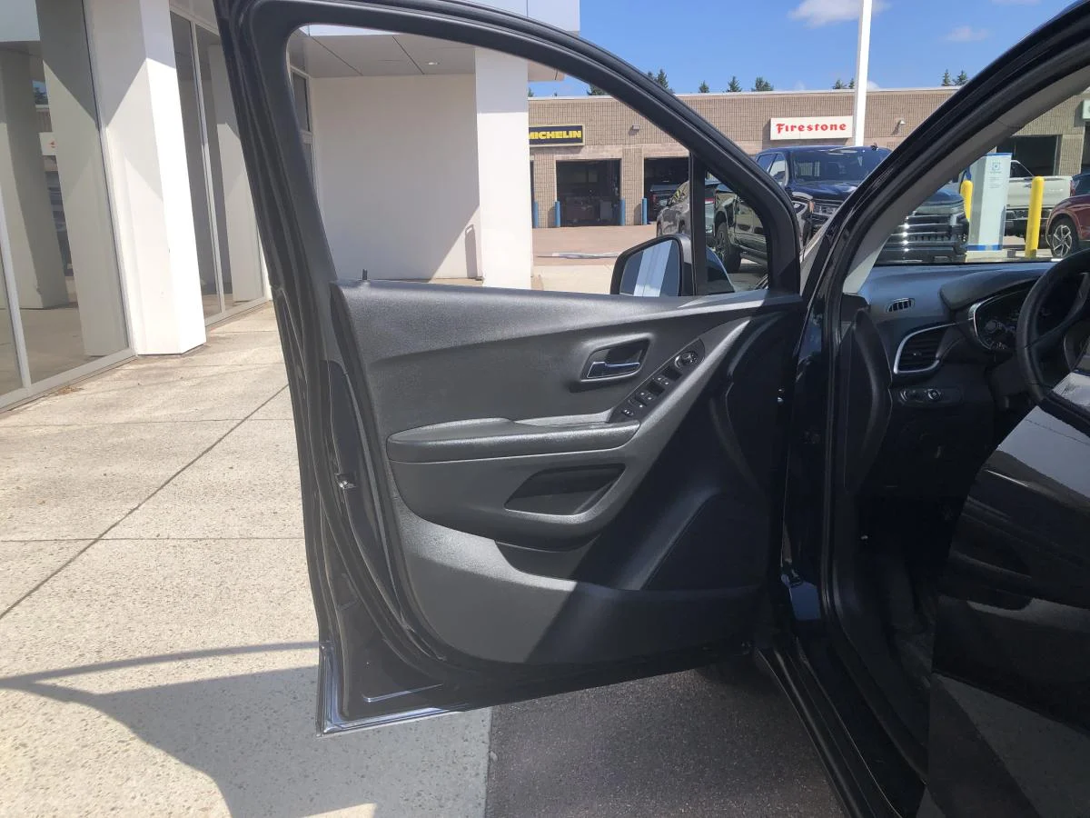 Used 2022 Blue Chevrolet Awd 4dr Lt image 11