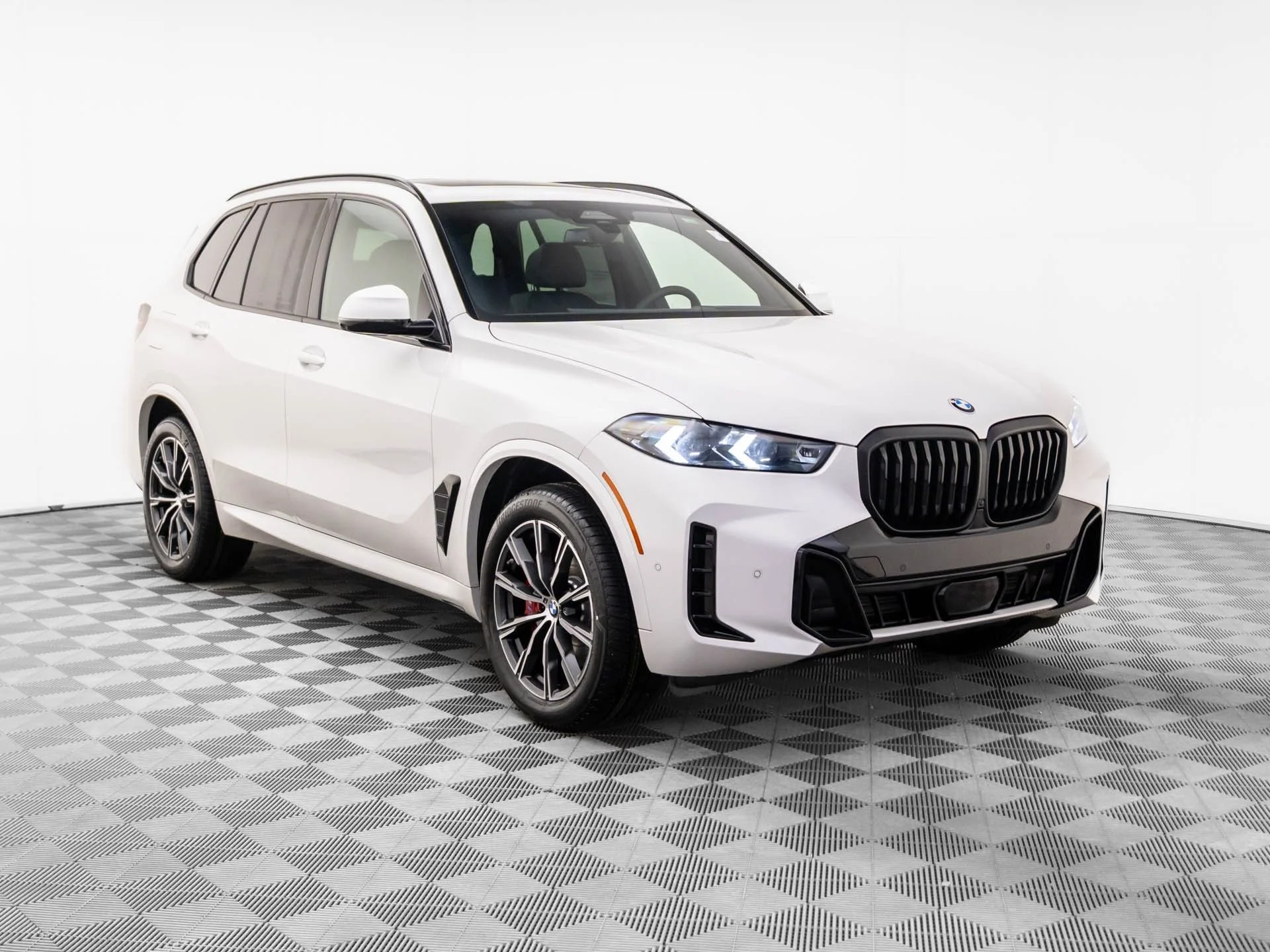 New 2026 White BMW xDrive40i image 8