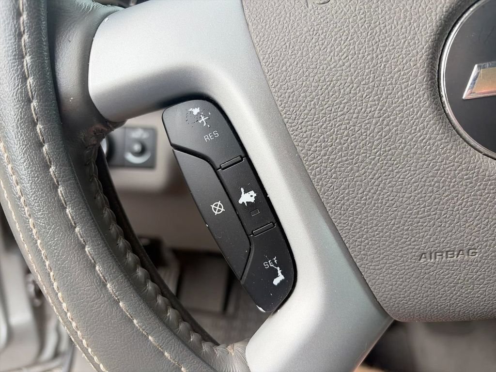 Used 2009 Silver Chevrolet LT image 21