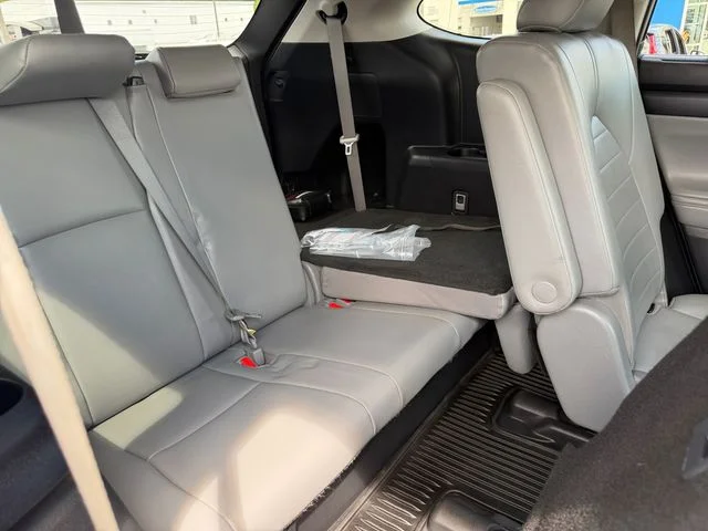 Used 2021 Black Toyota XLE image 17