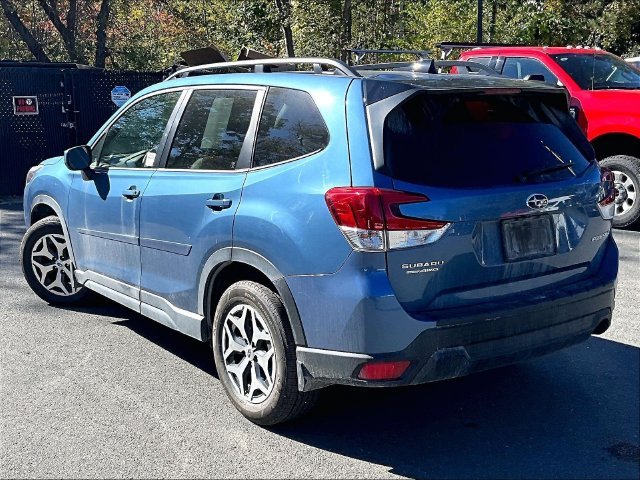 Used 2024 Blue Subaru Premium image 6