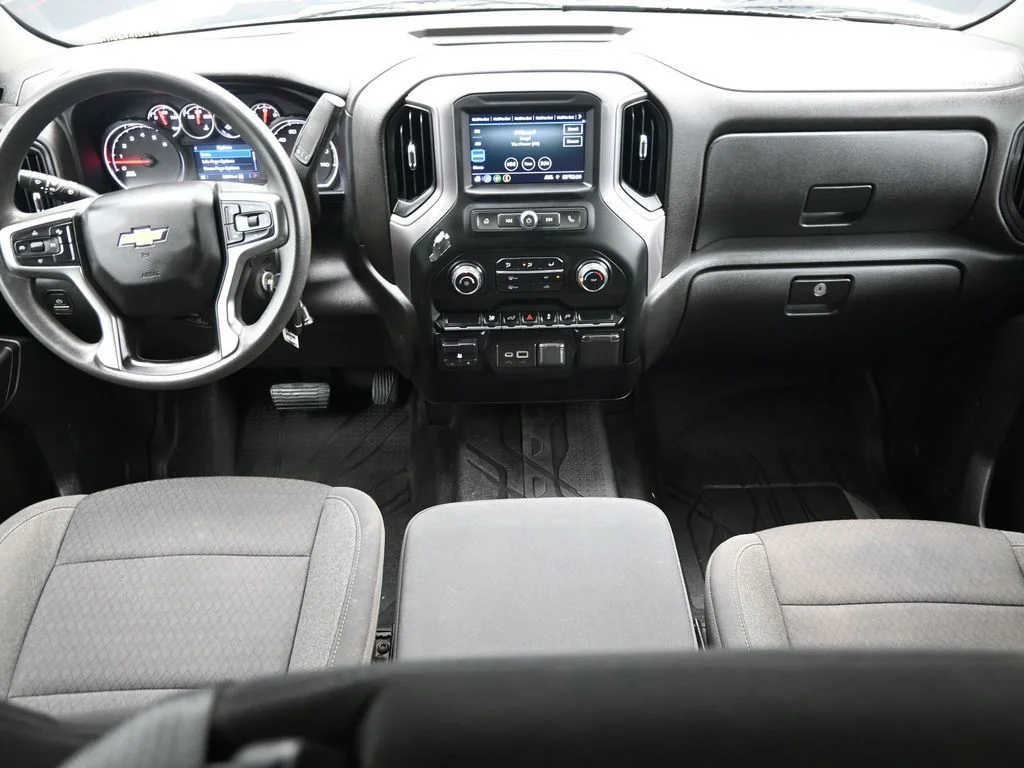 Used 2022 White Chevrolet Custom image 15
