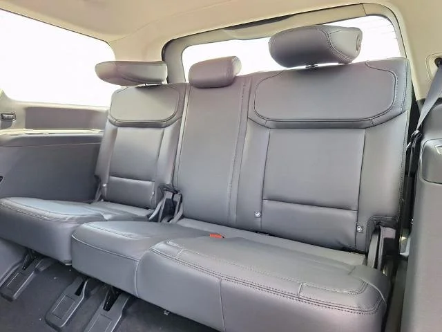 New 2026 Oxford White Ford Active image 38