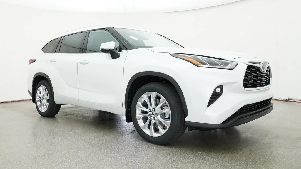 New 2026 Wind Chill Pearl Toyota Limited image 9
