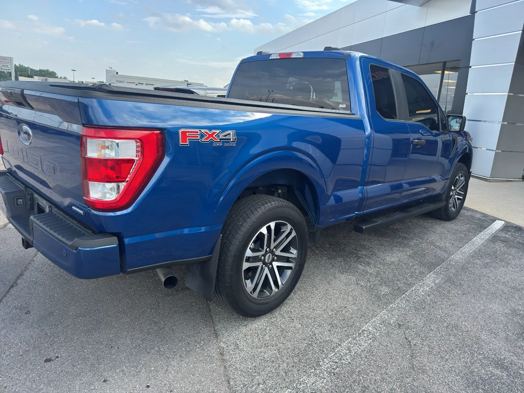 Used 2023 Atlas Blue Metallic Ford XL image 6