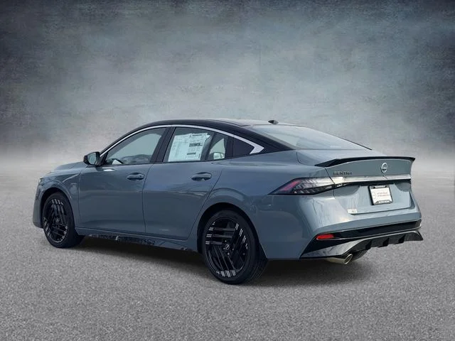New 2026 Atlantic Gray Metallic / Super Black Two-tone Nissan SR image 4