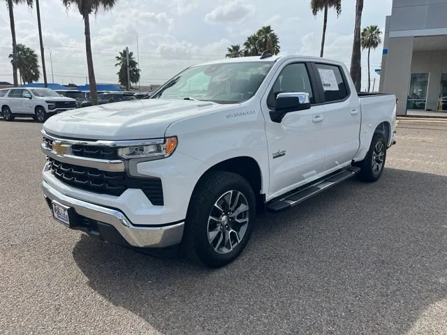 Used 2025 Summit White Chevrolet LT image 3