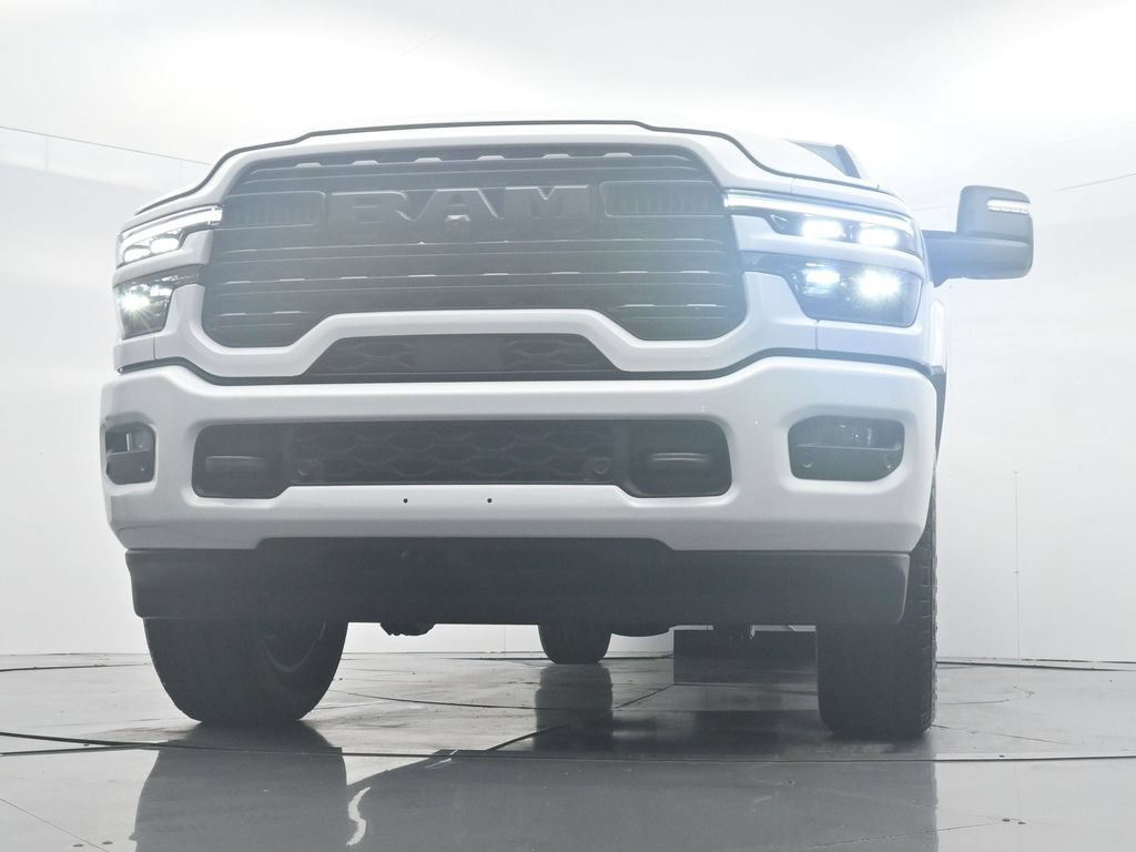 New 2027 Bright White Clear-Coat Exterior Paint RAM Limited image 33