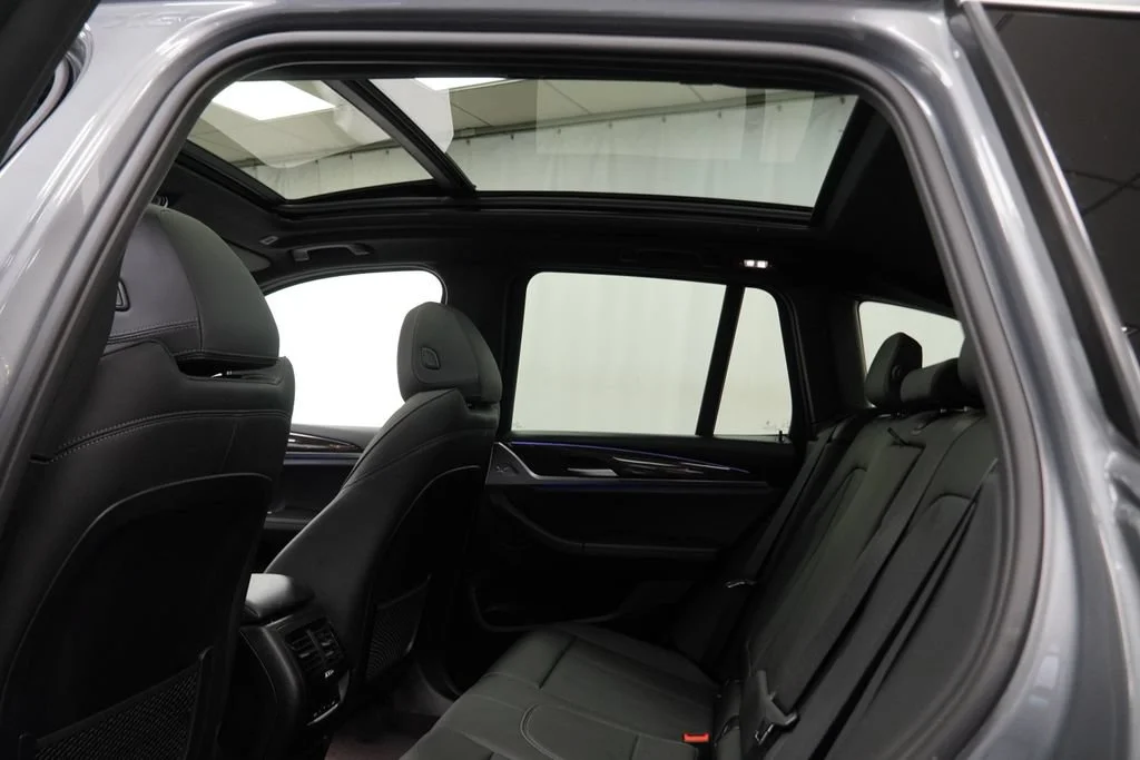 Used 2024 Gray BMW xDrive30i image 13