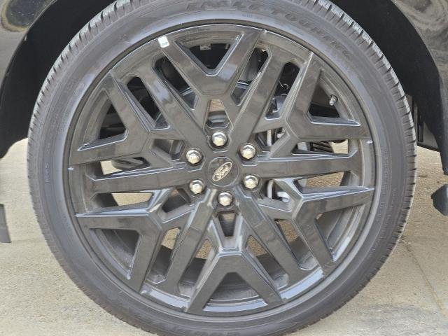 New 2026 Agate Black Metallic Ford MAX Platinum® image 30