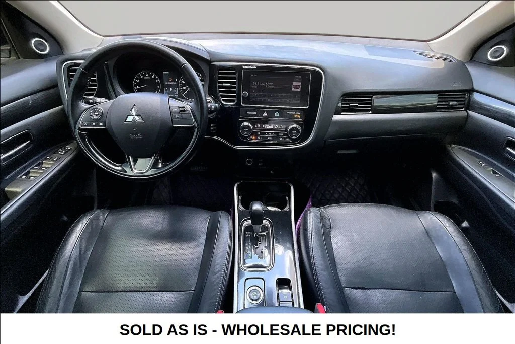 Used 2017  Mitsubishi  image 7