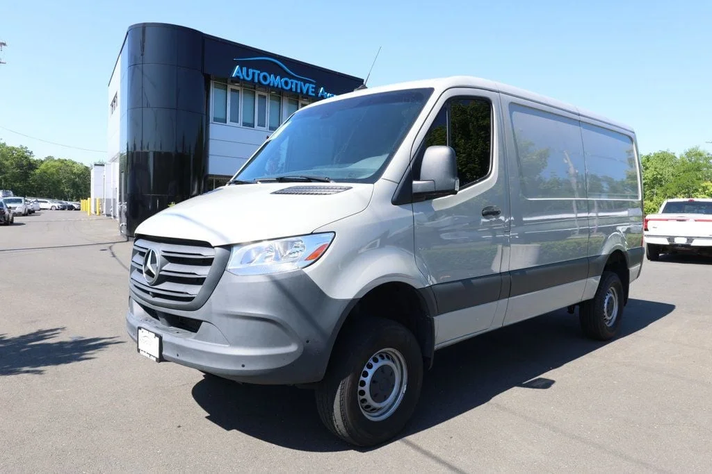 2024 Mercedes-Benz Sprinter 2500 144 WB 4x4's photo