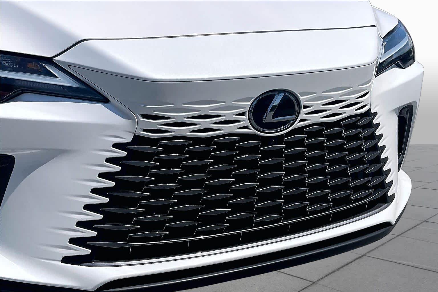 Used 2024 Eminent White Pearl Lexus Premium image 30