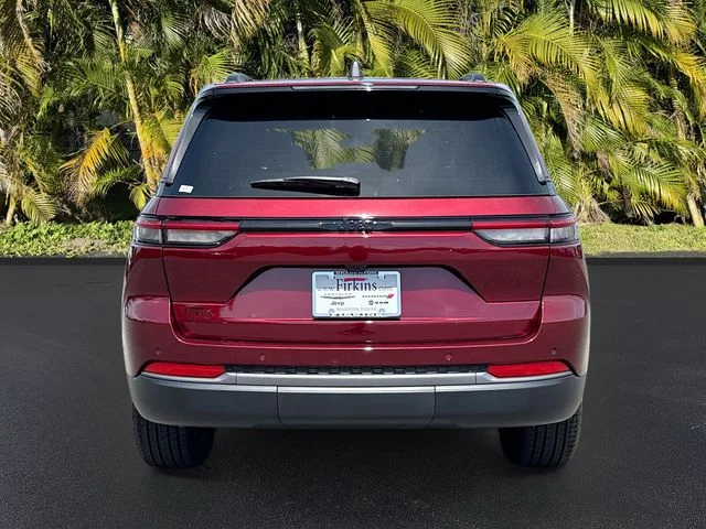 New 2026 Velvet Red Pearl-Coat Exterior Paint Jeep Limited image 5