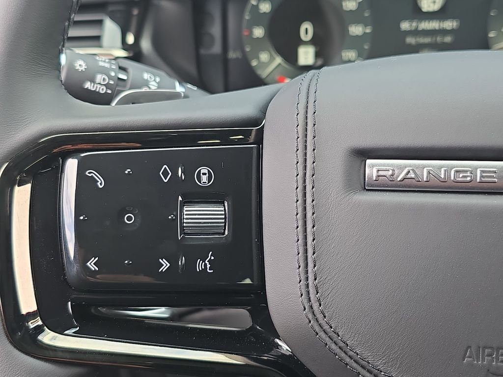 New 2026 Arroios Grey Land Rover Dynamic SE image 17