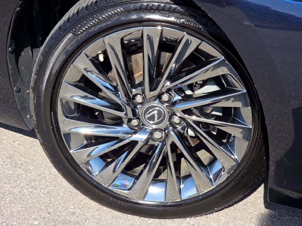 Certified Used 2025 NIGHTFALL MICA Lexus 300h Ultra Luxury image 22