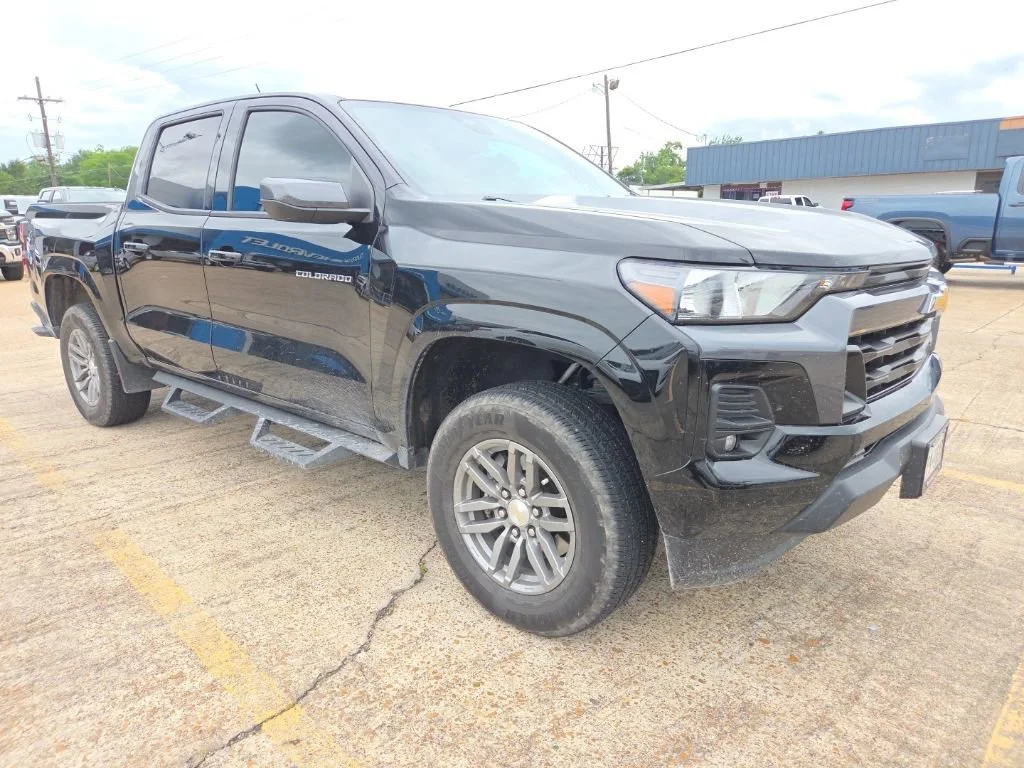 2024 Chevrolet Colorado 4WD LT Crew Cab Short Box's photo