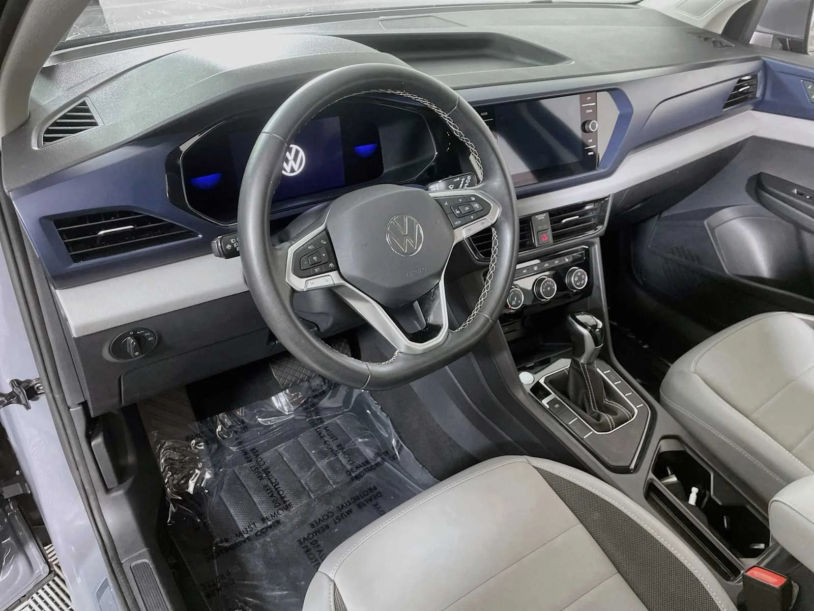 Used 2023 Gy Volkswagen SE image 7