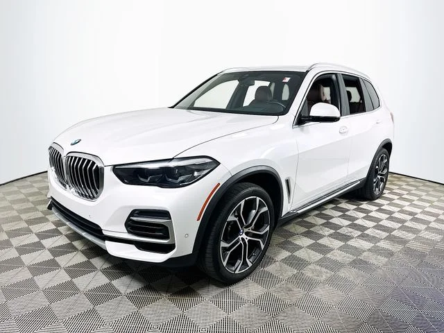 Certified Used 2022 White BMW sDrive40i image 7
