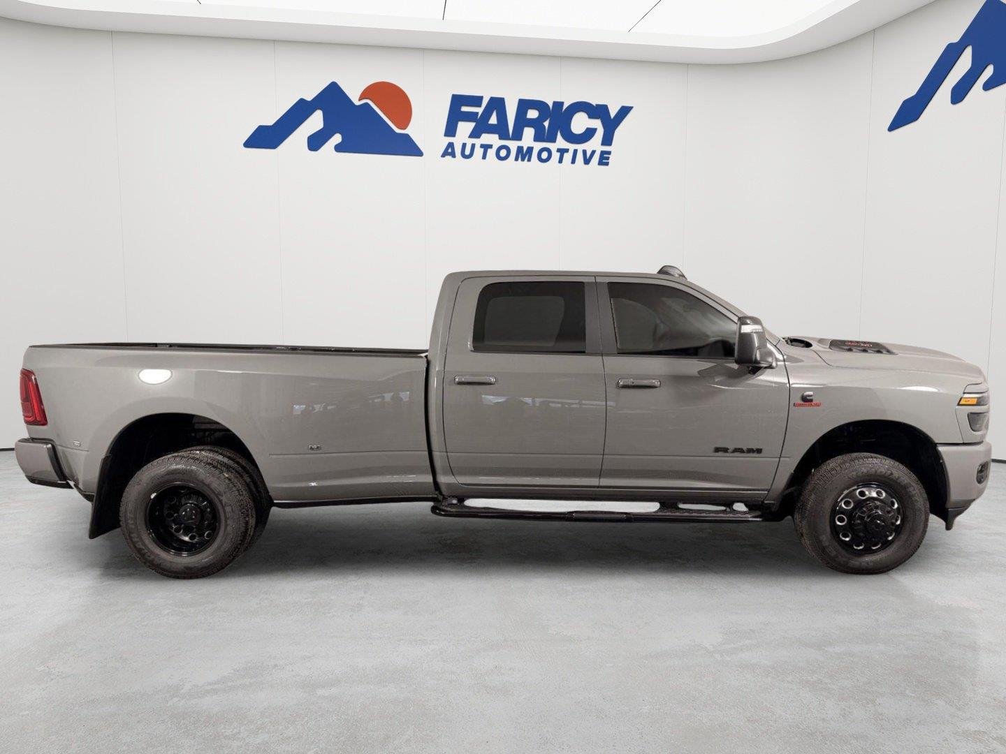 New 2026 Ceramic Gray Clear-Coat Exterior Paint RAM Laramie image 11