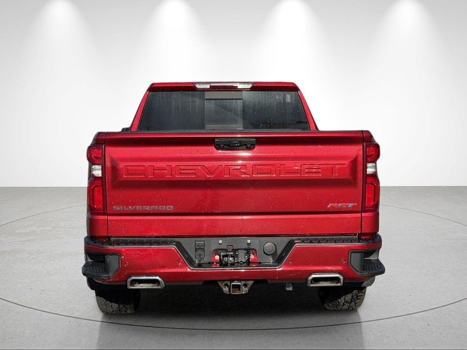 Used 2022 Cherry Red Tintcoat Chevrolet RST image 4