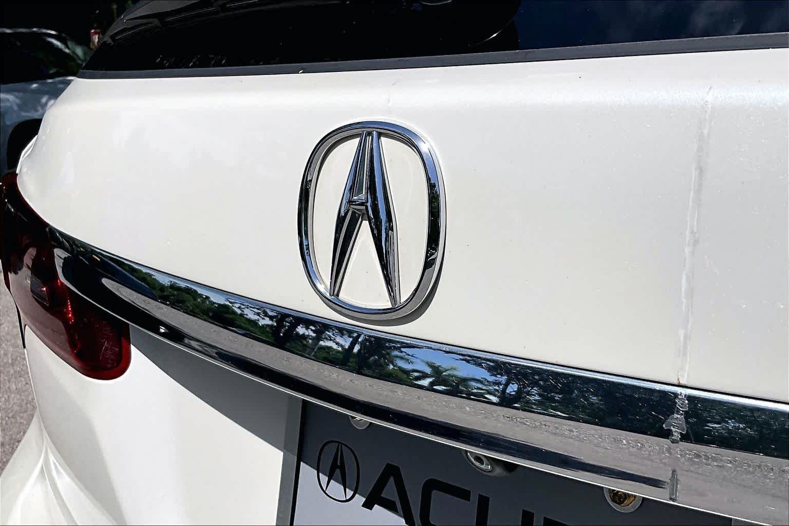 Used 2016 White Diamond Pearl Acura w/Tech image 31