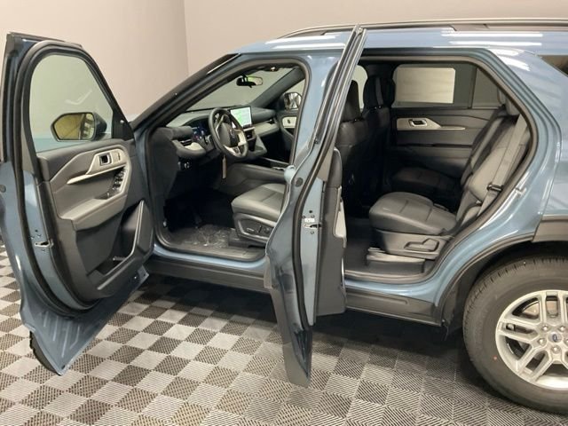 New 2027 Vapor Blue Metallic Ford Active image 13