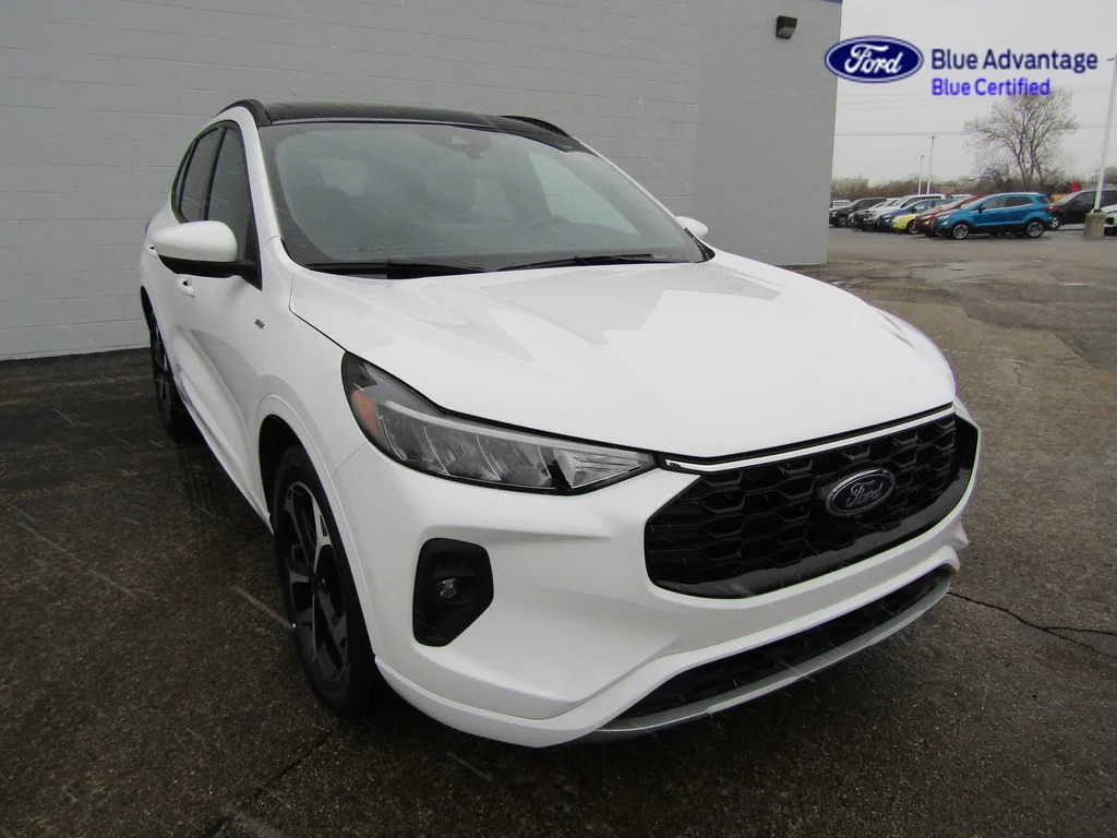 Certified Used 2023 Oxford White Ford ST-Line Select image 9