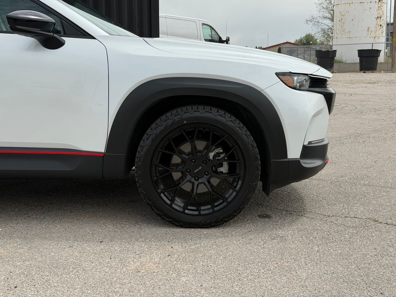 View vehicle photo 4