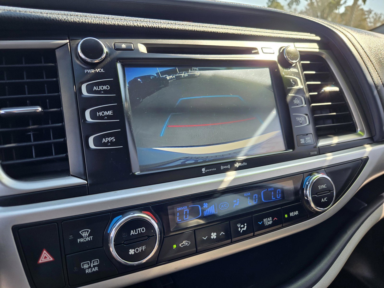 Used 2016 White Toyota XLE image 21