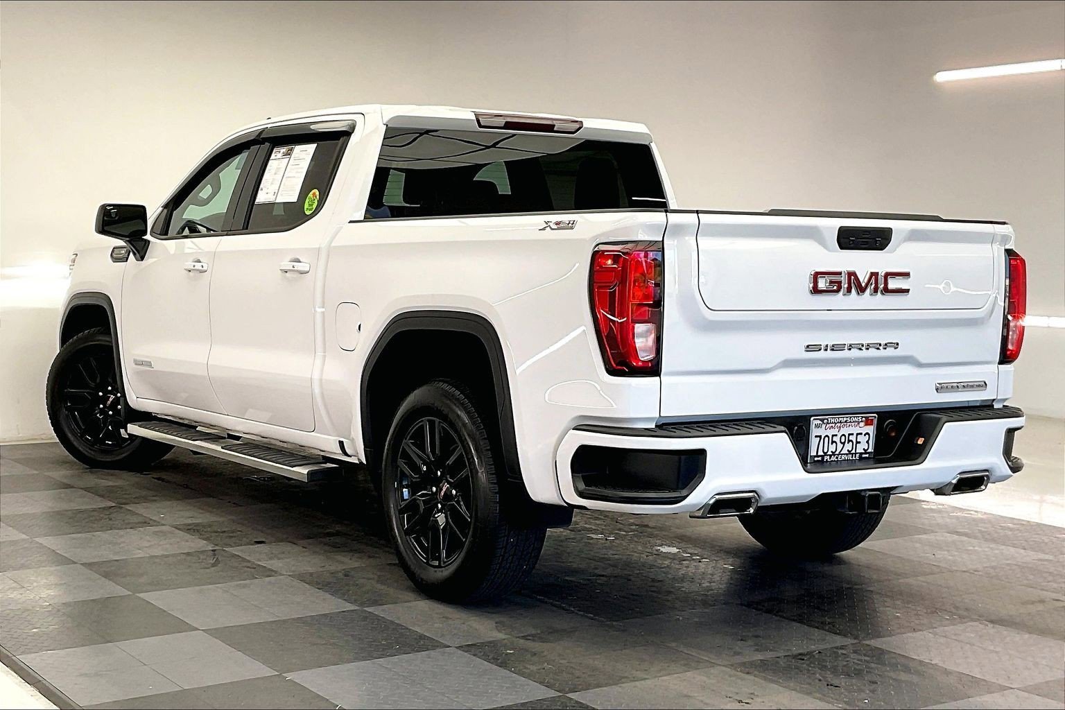 Used 2021 Summit White GMC Elevation image 10
